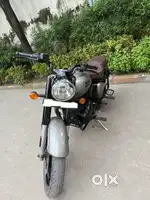 Royal Enfield Classic 350 GunMetal Grey Fully Maintain And Scratchless