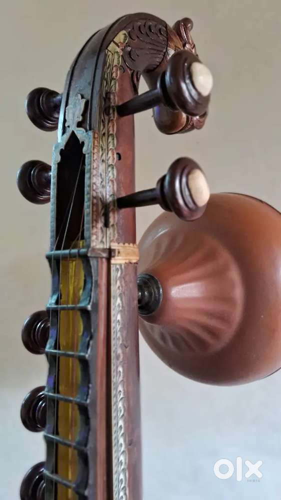Vintage Tanjavur veenai excellent condition