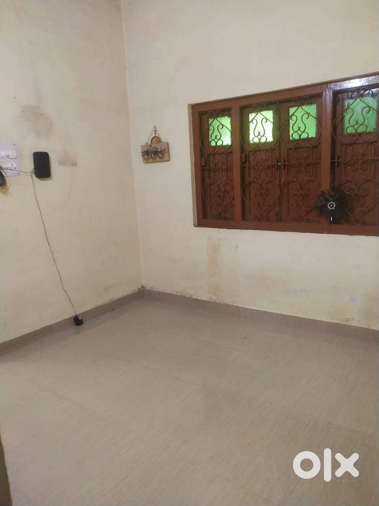 2 bhk house for rent in hinoo.