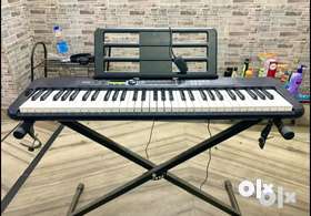 Yamaha keyboard 1 year old very good condition urgent sale piano is good no problem urgent sale