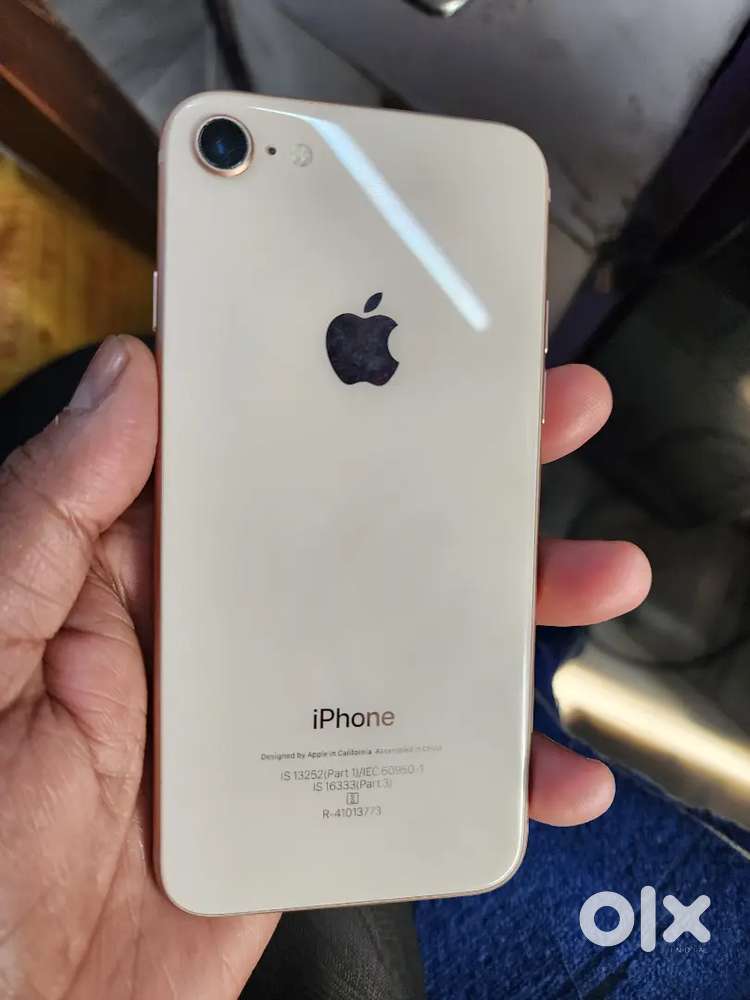 Apple I phone 8 rose gold 64gb excellent condition out of wrnty fix pr