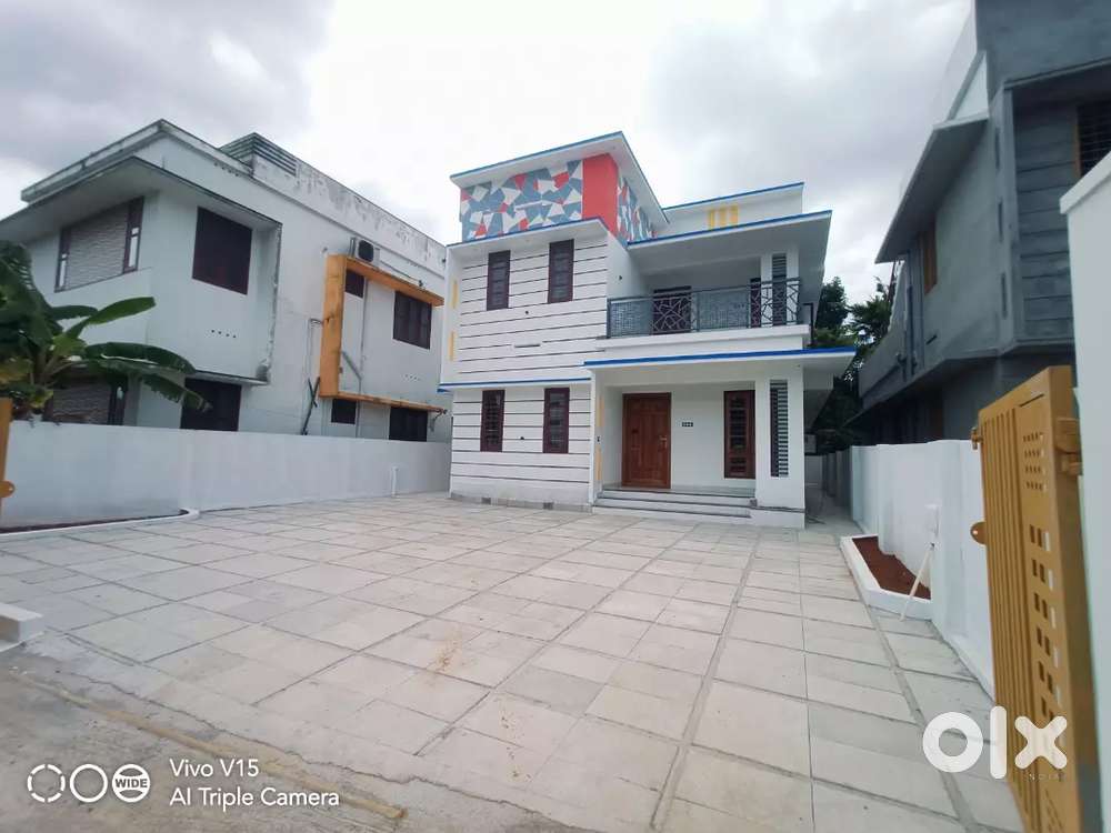 6 CENT 4 BHK KAZHAKOOTTAM POTHENCODE VAVARAMBALAM