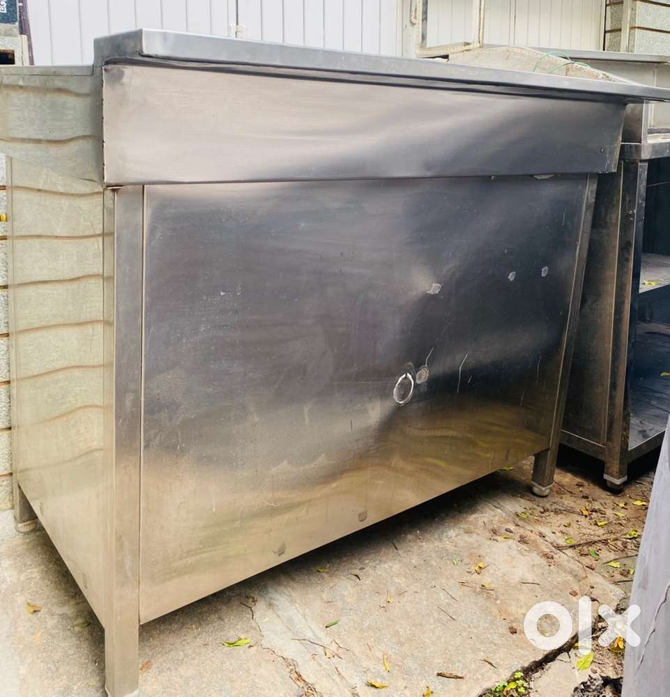 Cafe items for sale - negotiable on immediate pick up