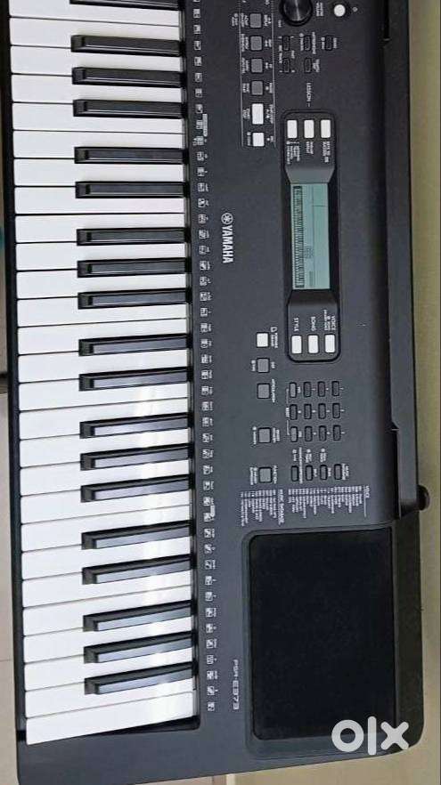 Yamaha keyboard E 373, 3 years old.