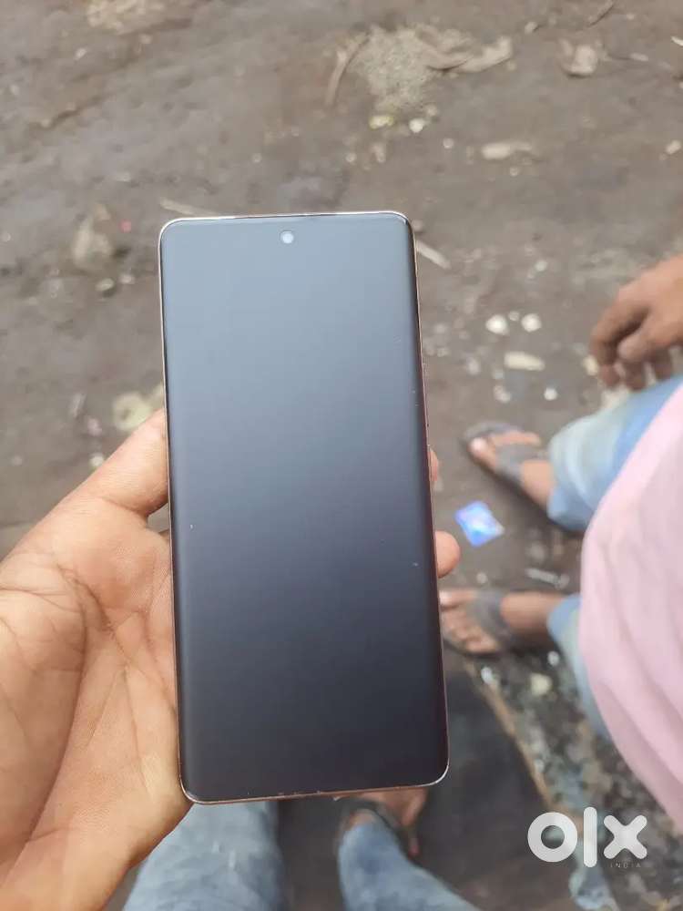 Vivo v40e 2 mahina waranty hai