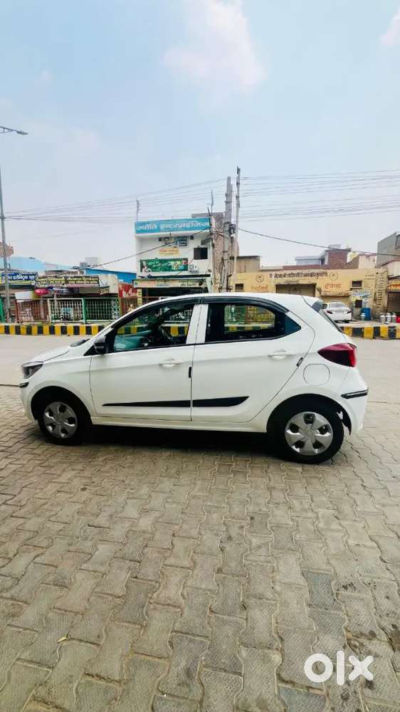 Tata Tiago 2023 Petrol 21000 Km Driven