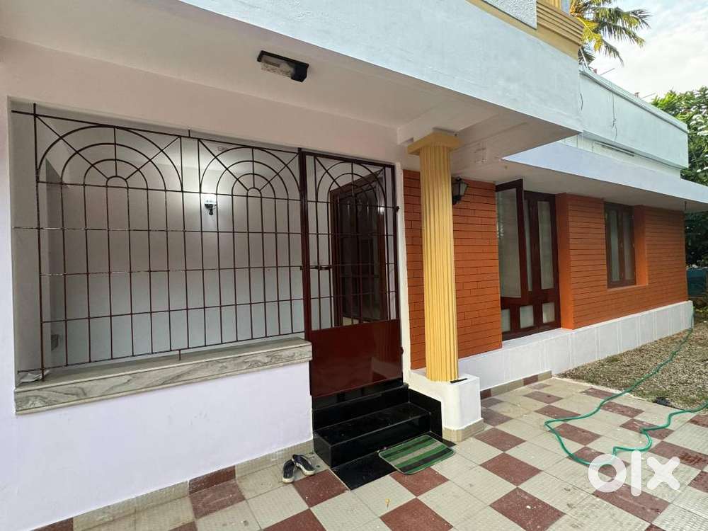 Individual Well maintained house in Dharshan Nagar
