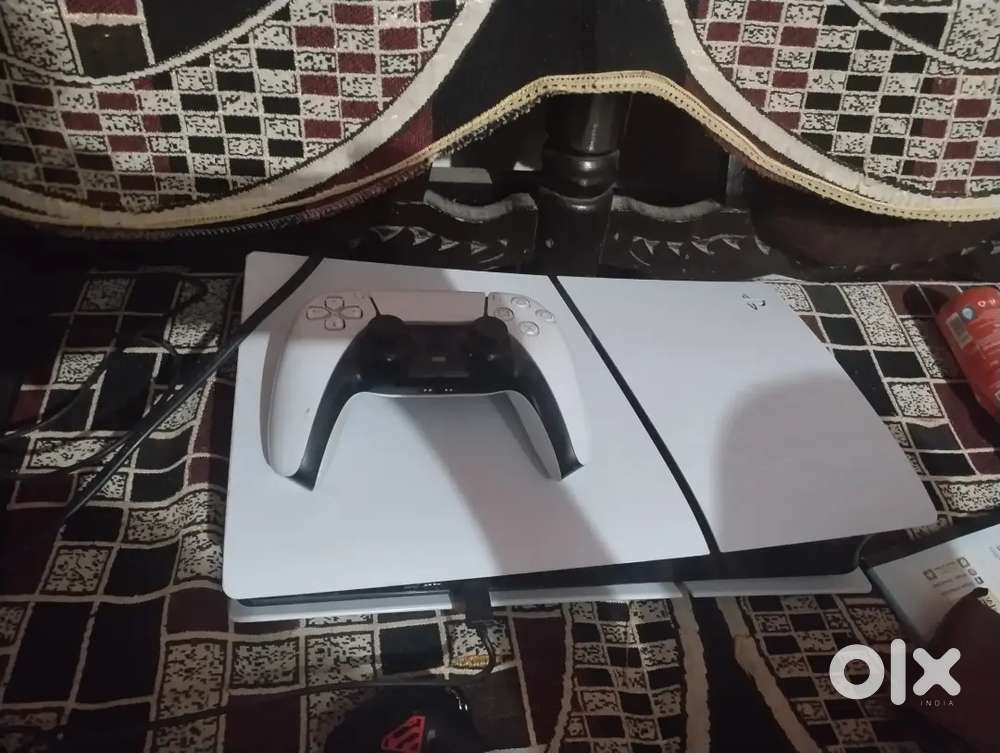 PlayStation 5 (price 40k)