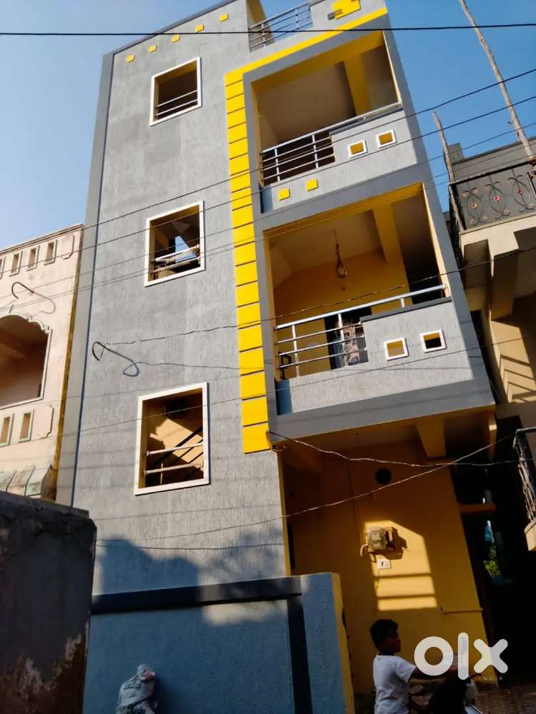 Single bedroom house with attached washroom