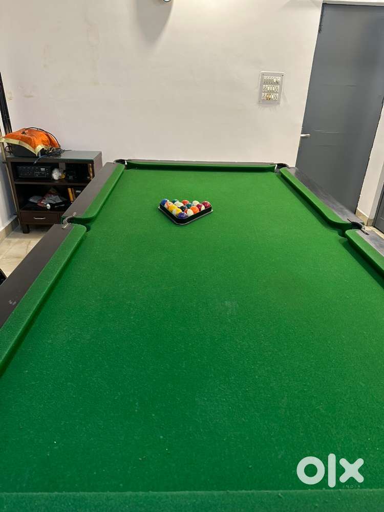 Pool table