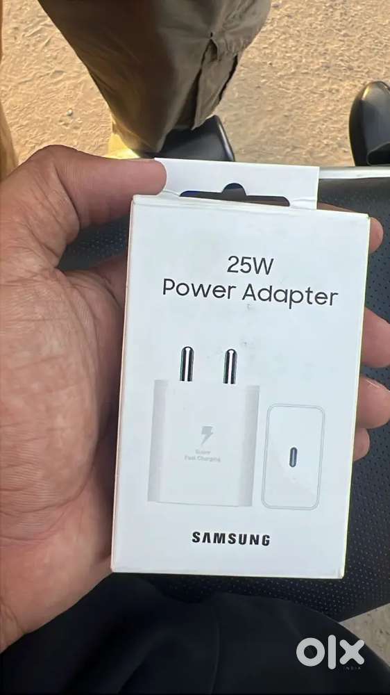 Samsung adapter 25 watt one day old