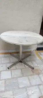 Round dining with marble top