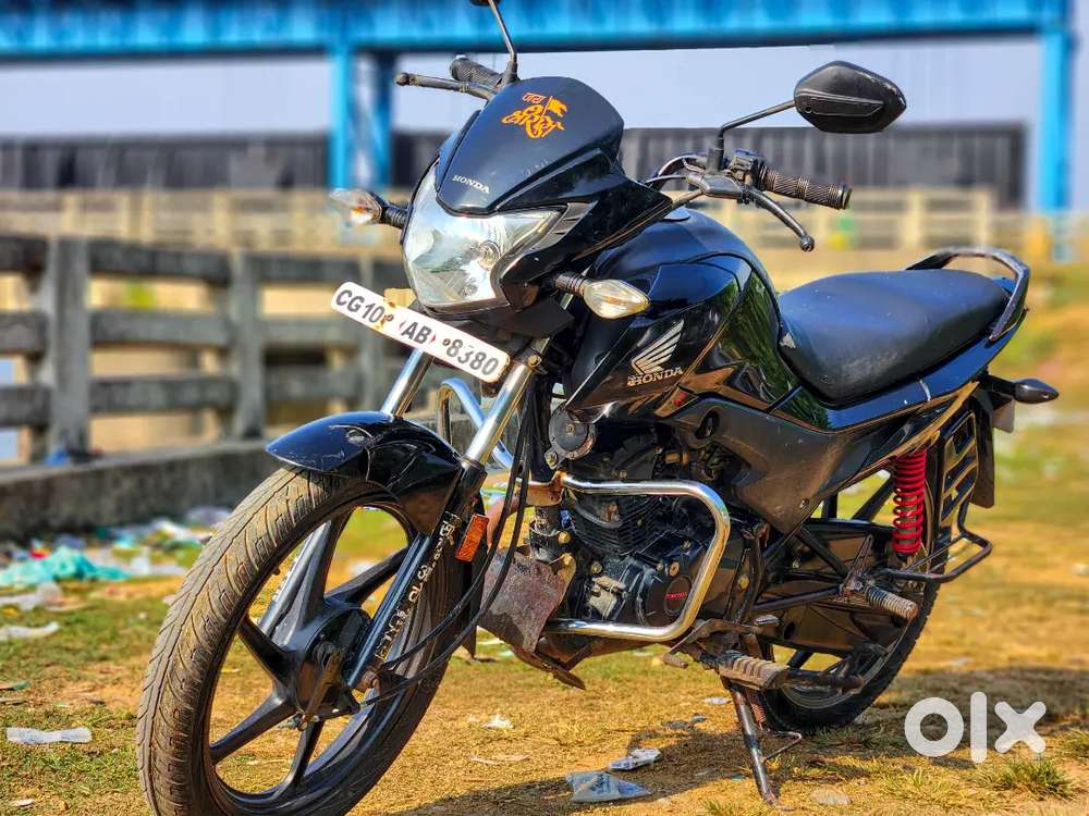 Honda livo. Condition bahut acha hai. Smooth and fine drive