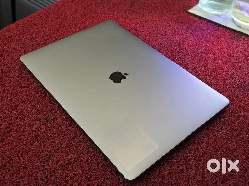 Apple Macbook Pro 2020 i7 16gb 512gb 5.5gb Graphics 16inch Retina