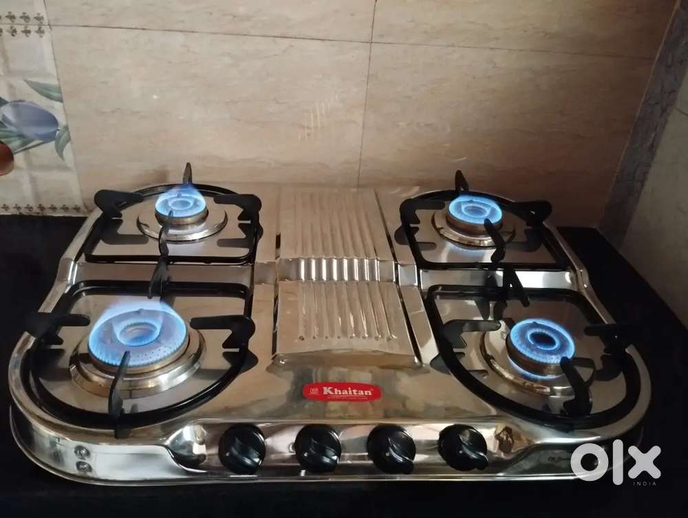 GAS STOVE '4 BURNERS' STAINLESS STEEL FOR SALE @4500 ONLY HURRY UP!