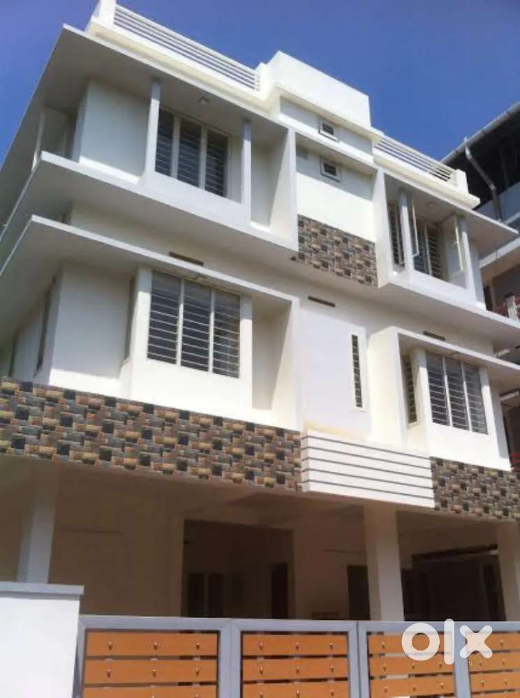 Wanted Lady Caretaker for womens hostel