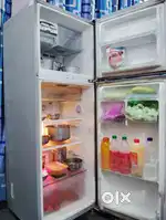 SAMSUNG DOUBLE DOOR FRIDGE
