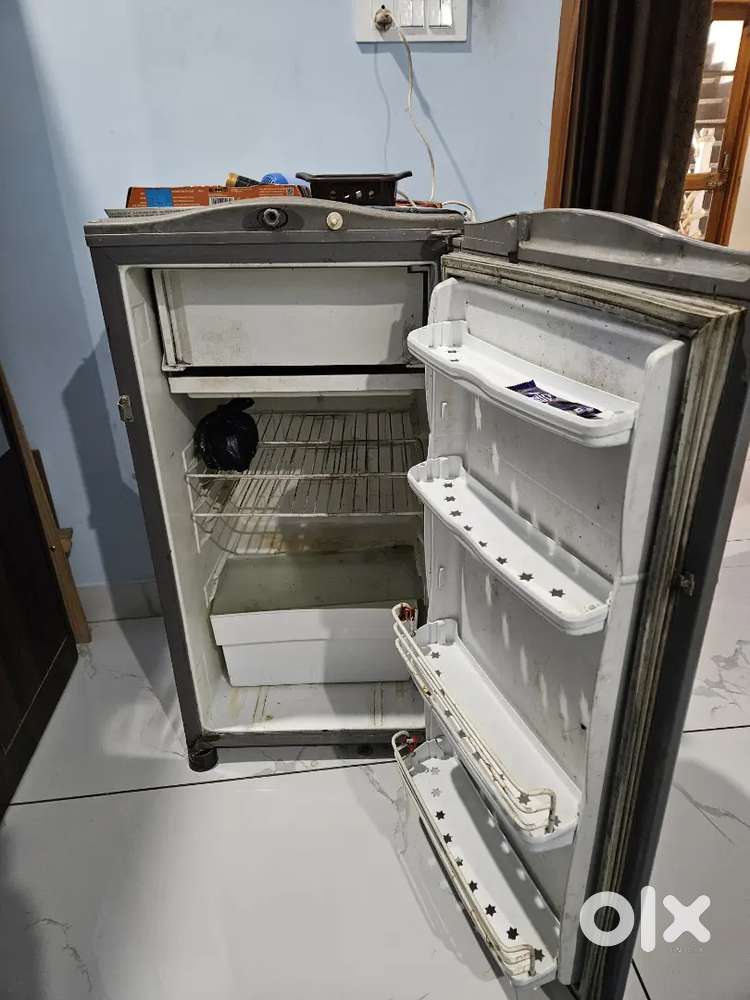Selling my old fridge