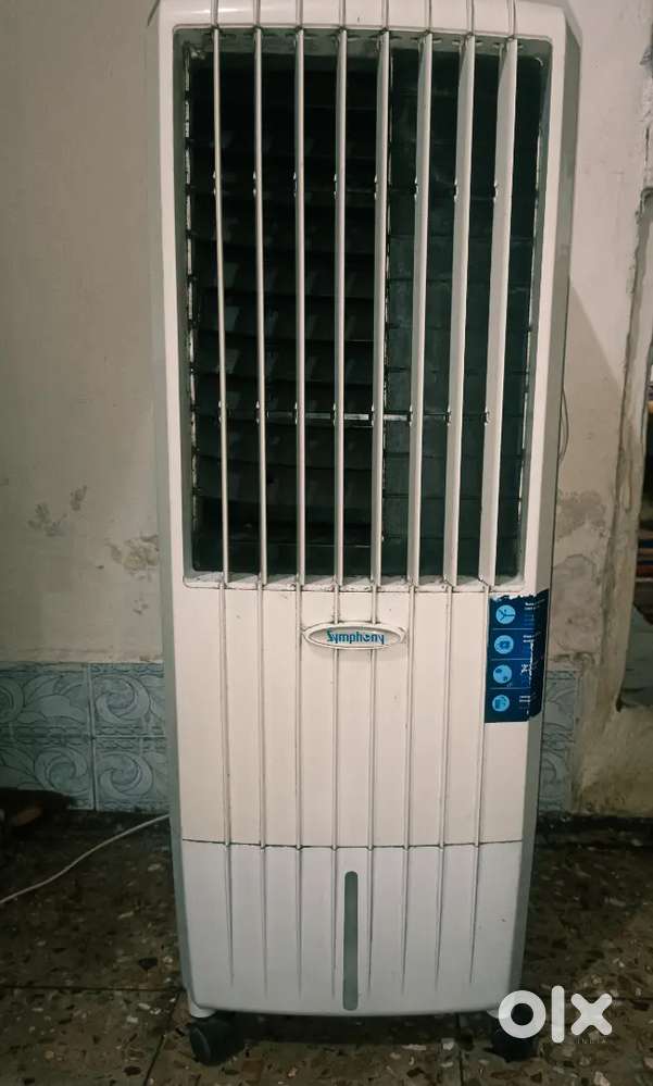 The Symphony Diet 12T is a 12-litre personal air cooler