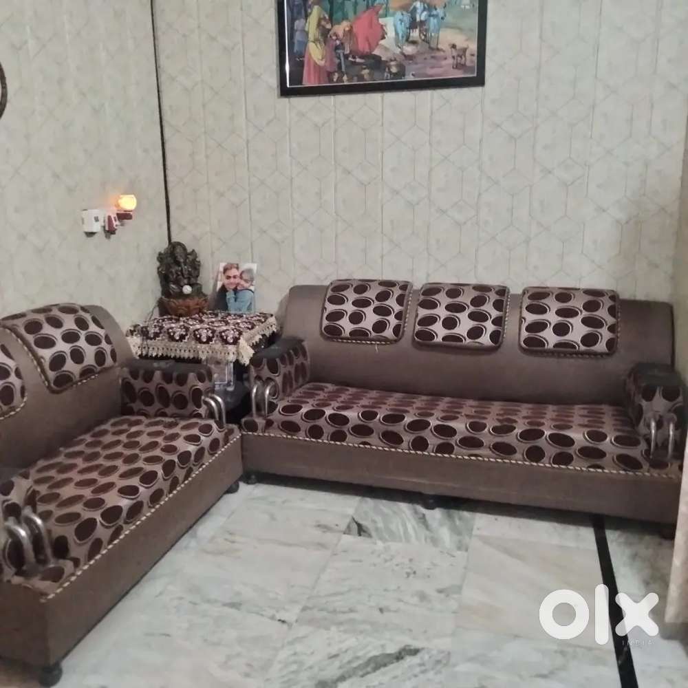 2 and 3 seater sofa set