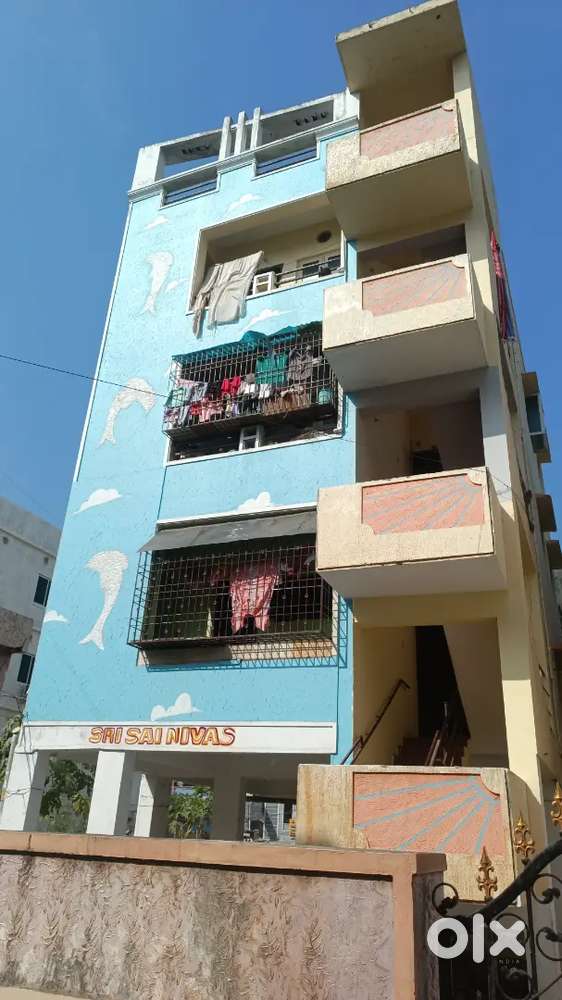 3 BHK Semi-Furnished Flat at ₹9,000/mnth. beside D-Mart, Madurawada.