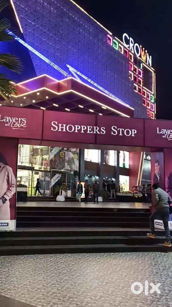 NOW HIRING FOR CROWN MALL