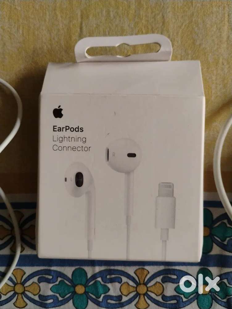 Original Iphone earphone and charging adapter with cable