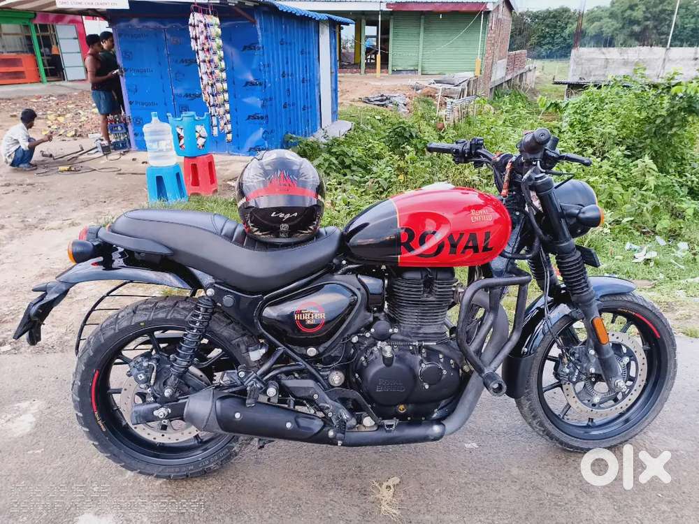 Hunter 350 Red Black