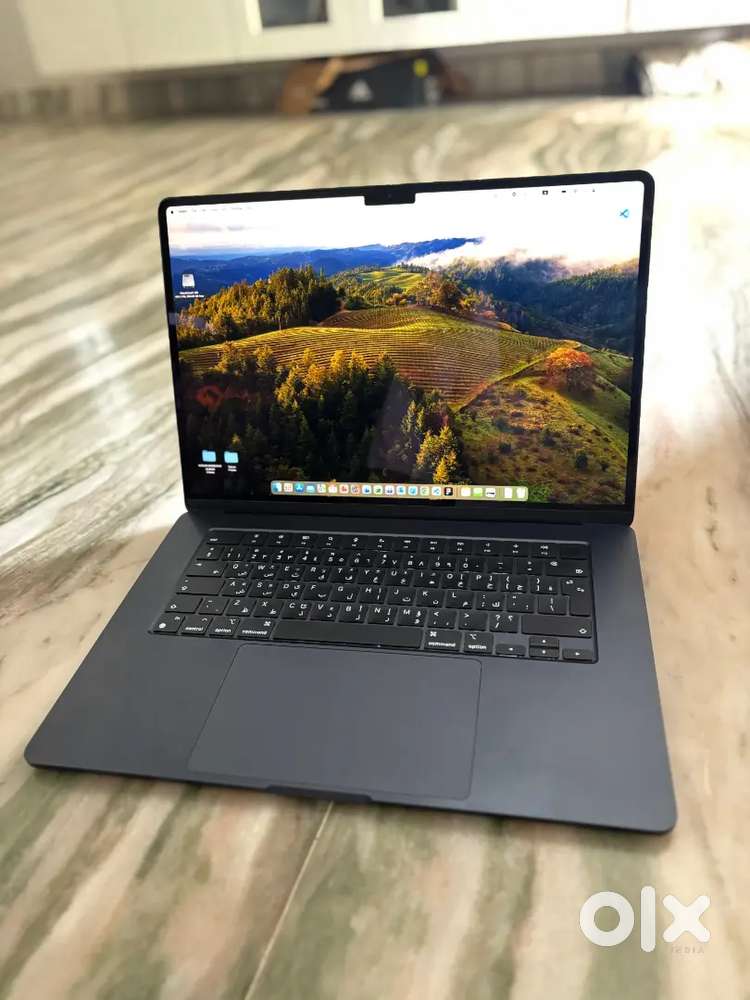 Macbook air M2 2023 ( 8 GB RAM / 512 GB SSD / 15.3 inch )