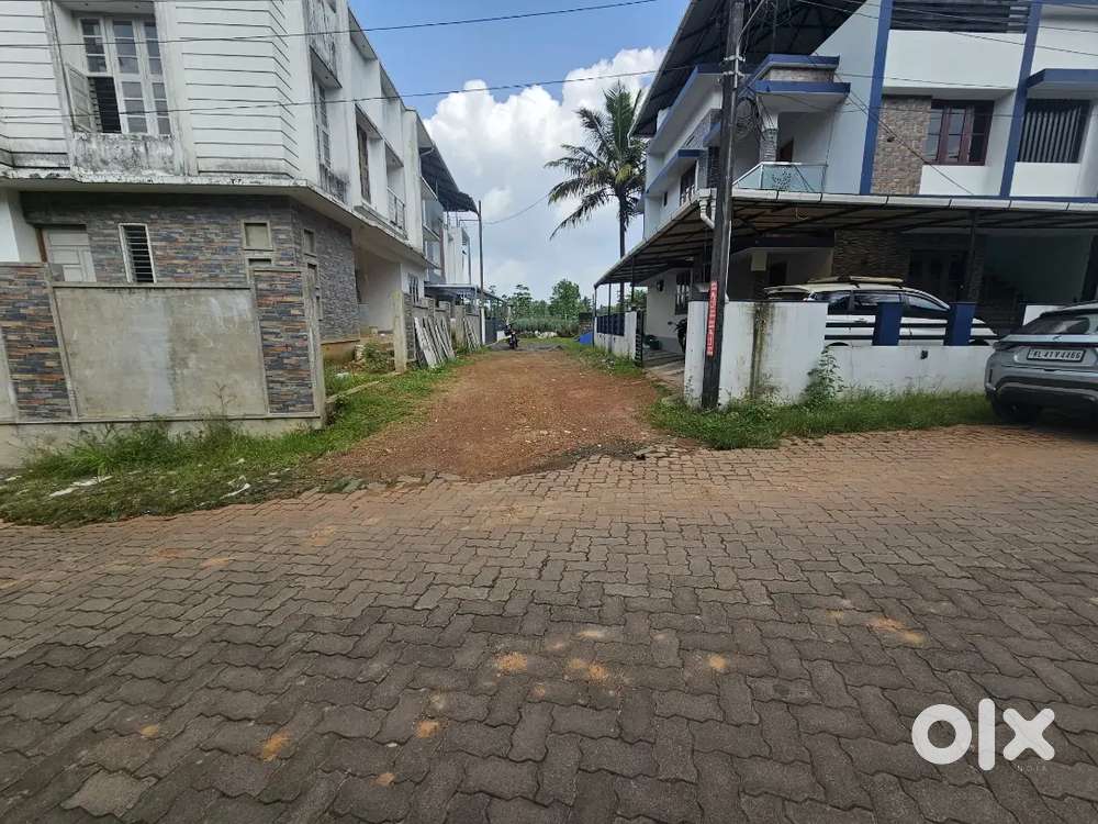 Aluva Thottumugham 4cent land for sale