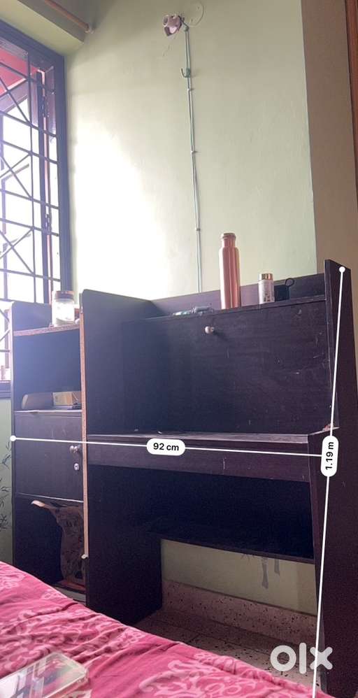 Study table in good condition