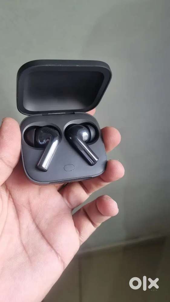 One Plus Buds 3 In Very Good Condition Only Serious Buyers Contact