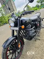 **Royal Enfield Classic 350 – Dark Stealth Black Edition**