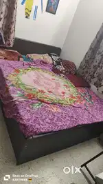 King size bed 5/6.5 with storage 4 compartment