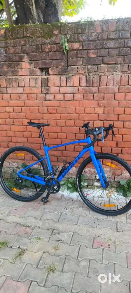 Quick Sale: Giant Revolt 2 Gravel Bike