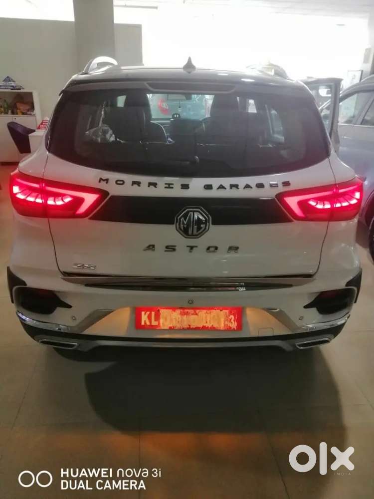 MG ASTOR 2021 Petrol 13000 Km Driven