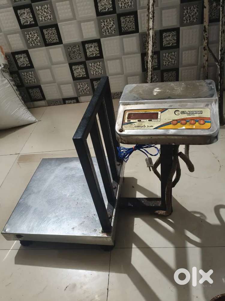 100 kg vajan kata, Weighing Scales
