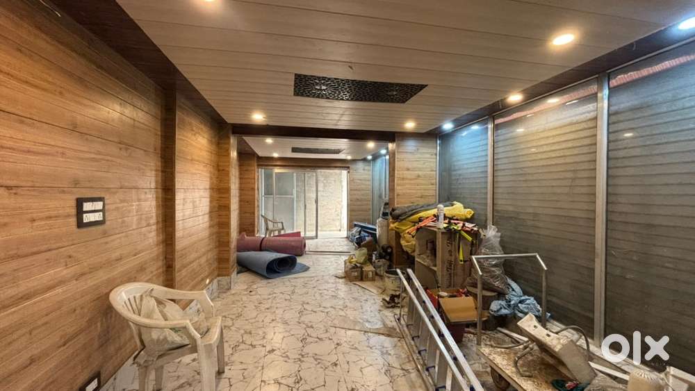 Space on ground floor in Baghat for rent