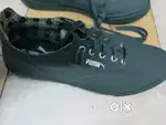Puma canvas shoes size8