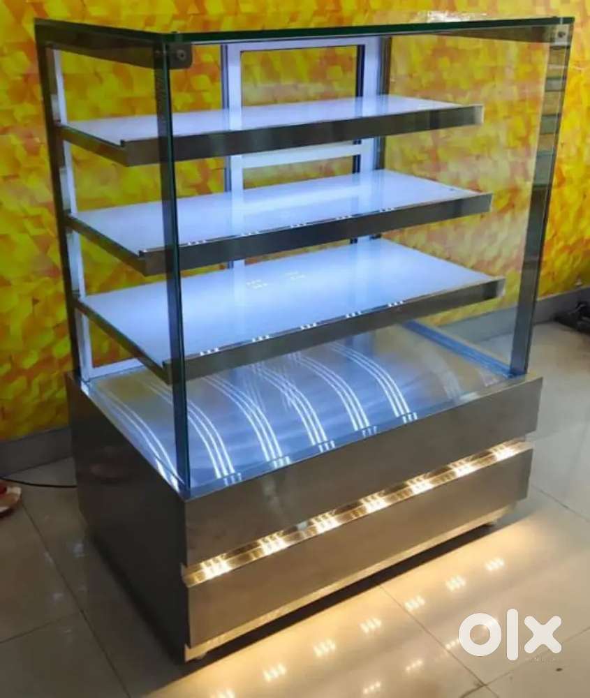 Bakery chilar with heater