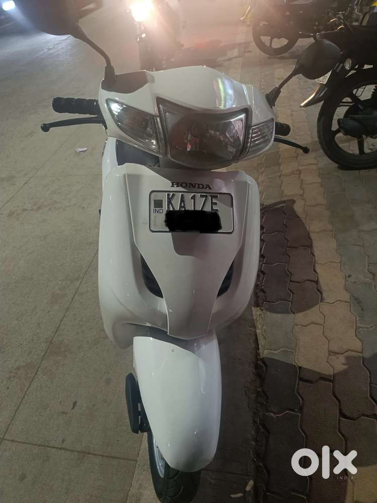 Activa 2013 model  white  second owner