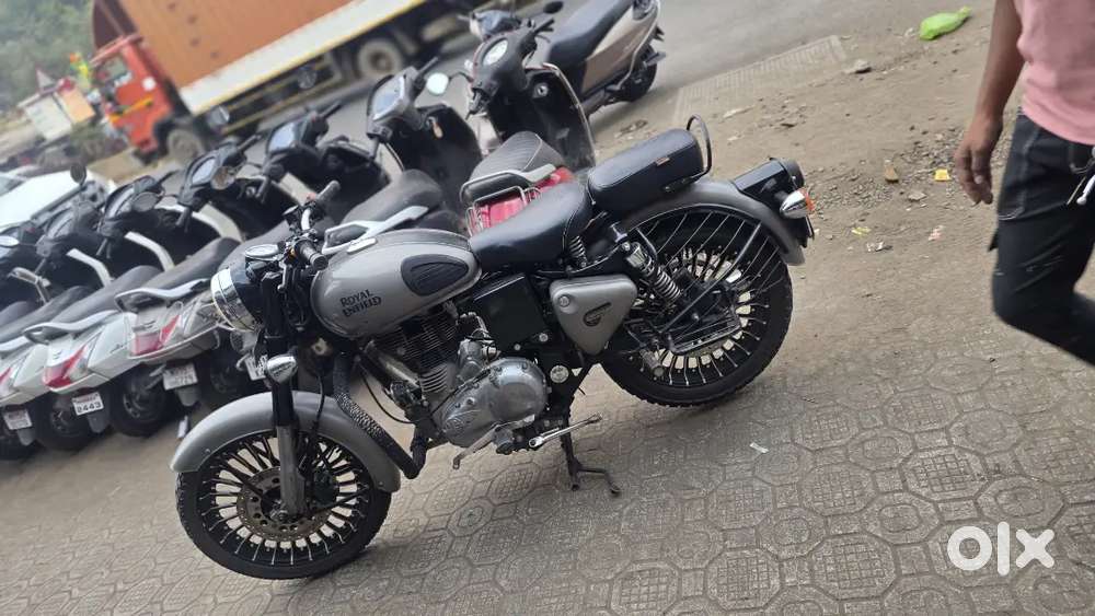 The Bike Zone Nashik Sarda circle with exchange offer available loan