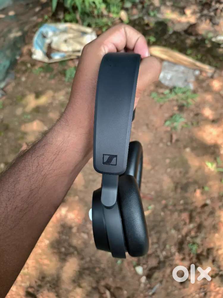 Sennheiser Accentum Wireless Headphone