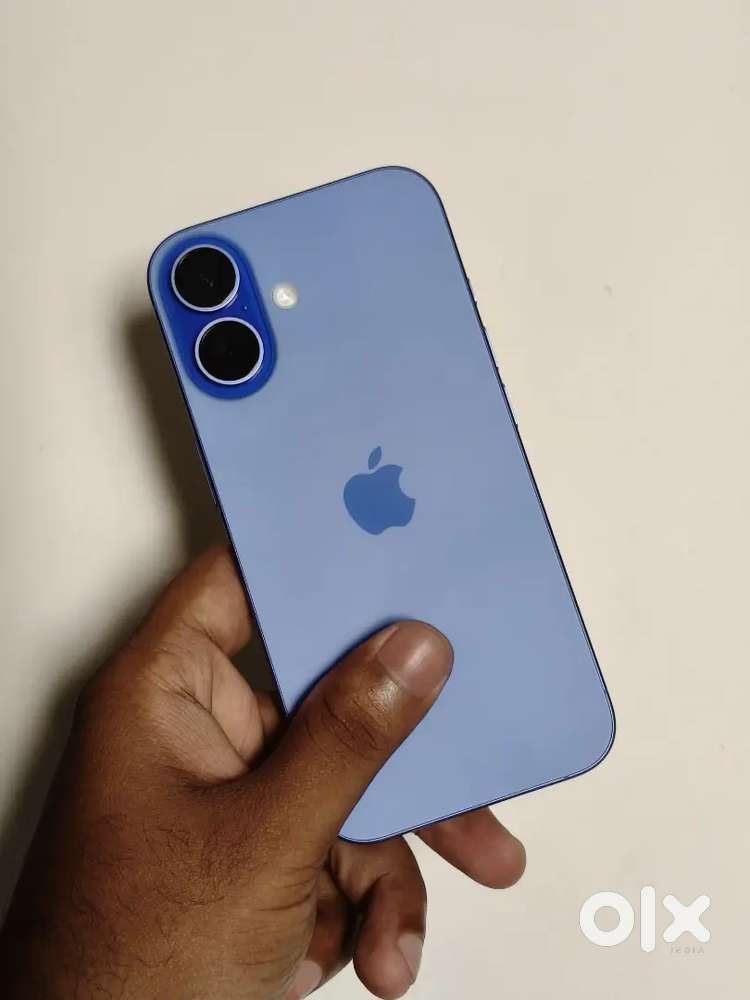 iPhone 16 (Ultramarine Blue)