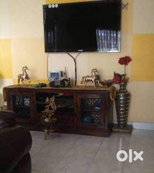 Bigger 46 Samsung UHD LED TV with multiple HDMI inputs Awesome perform