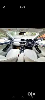 Vehicle good and show room track