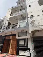 76 Gaj luxzry Villa 3 manjil good location