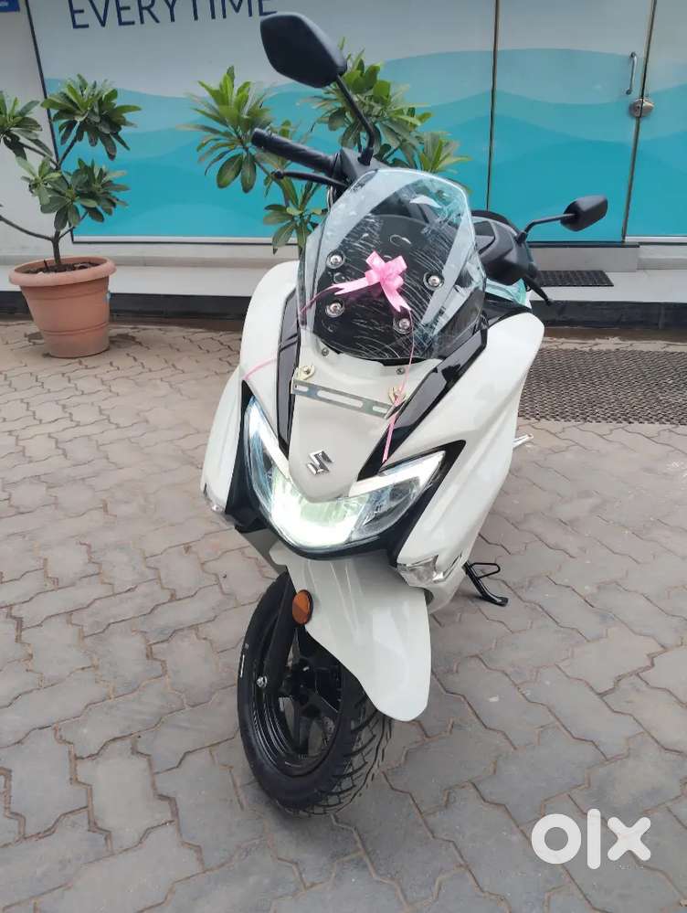 Bike chala te aati ho vo call kare ...