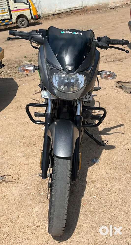Plusar 125