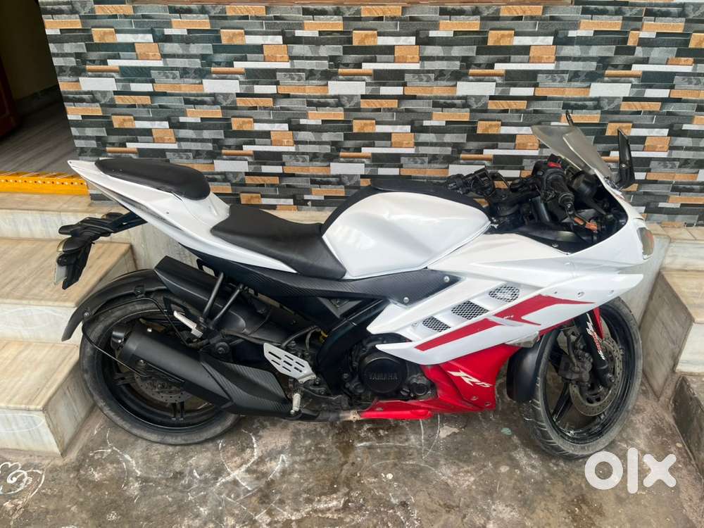 Yamaha R15 V2 on 100% condition